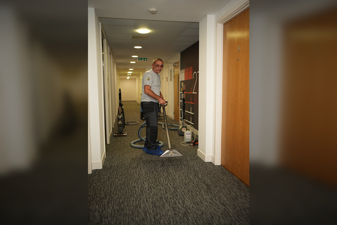 4-carpet-steam-cleaning-london.jpg