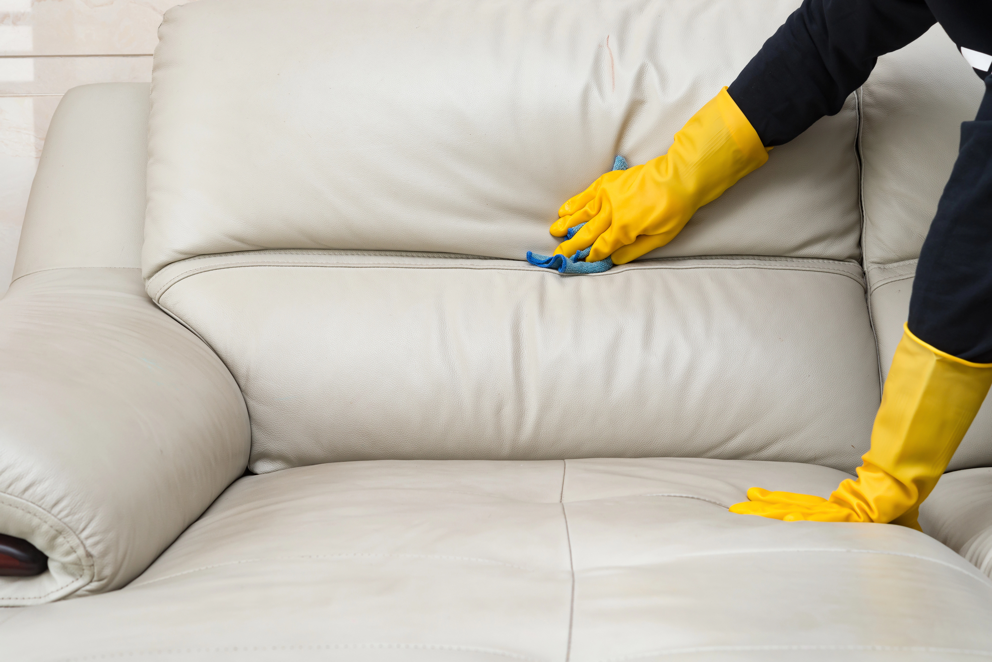 3-professional-leather-upholstery-cleaning