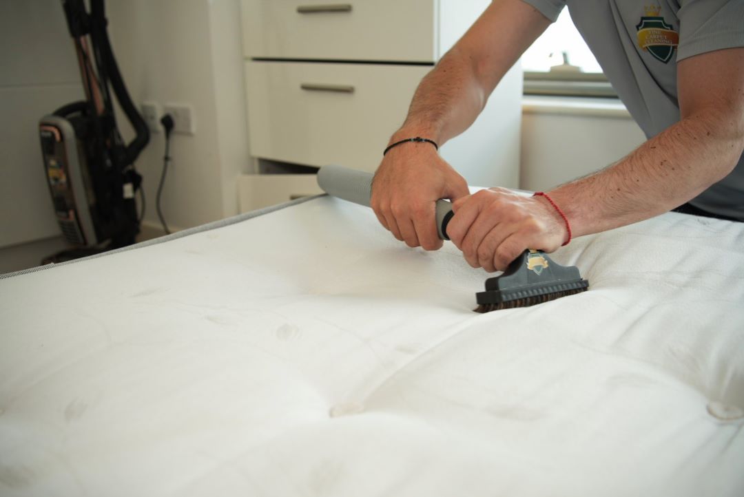 1-mattress-cleaning-service-london-3